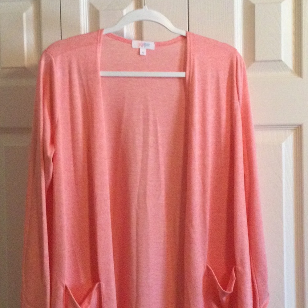 NWT Lularoe Sarah Sweater, size Medium. Peach with white heathering